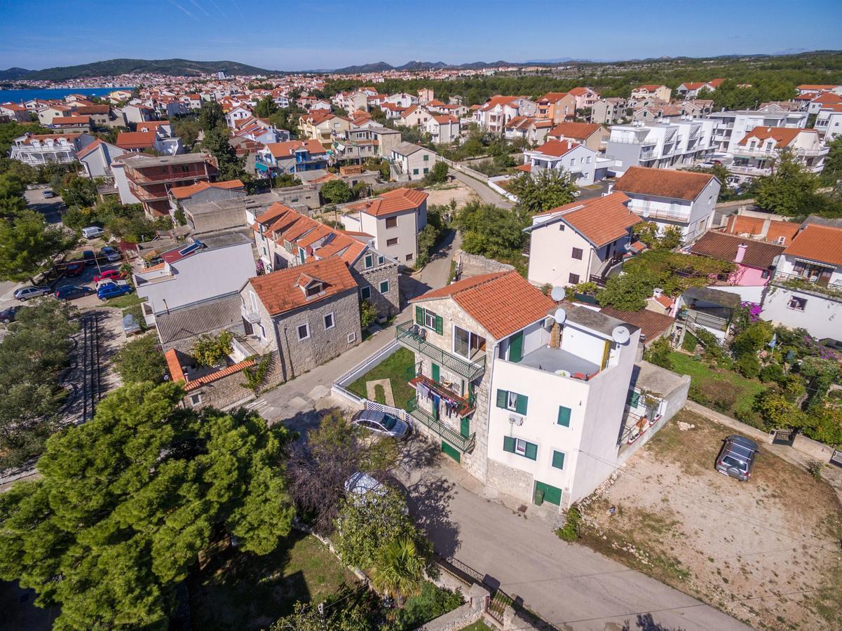 Apartments Anita Срима Екстериор снимка