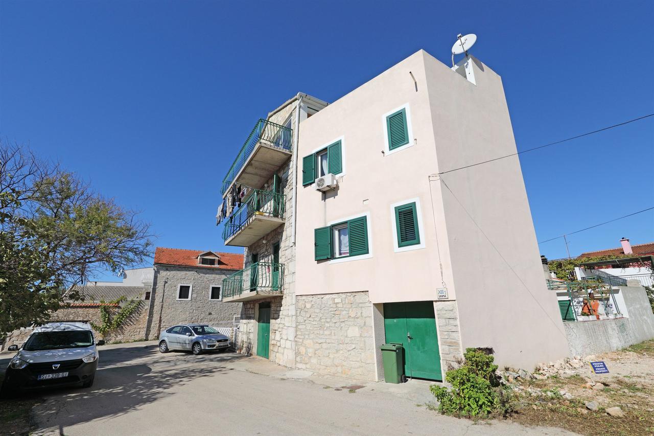 Apartments Anita Срима Екстериор снимка